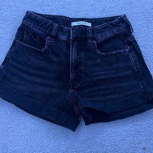 Black Pacsun mom shorts, size 22